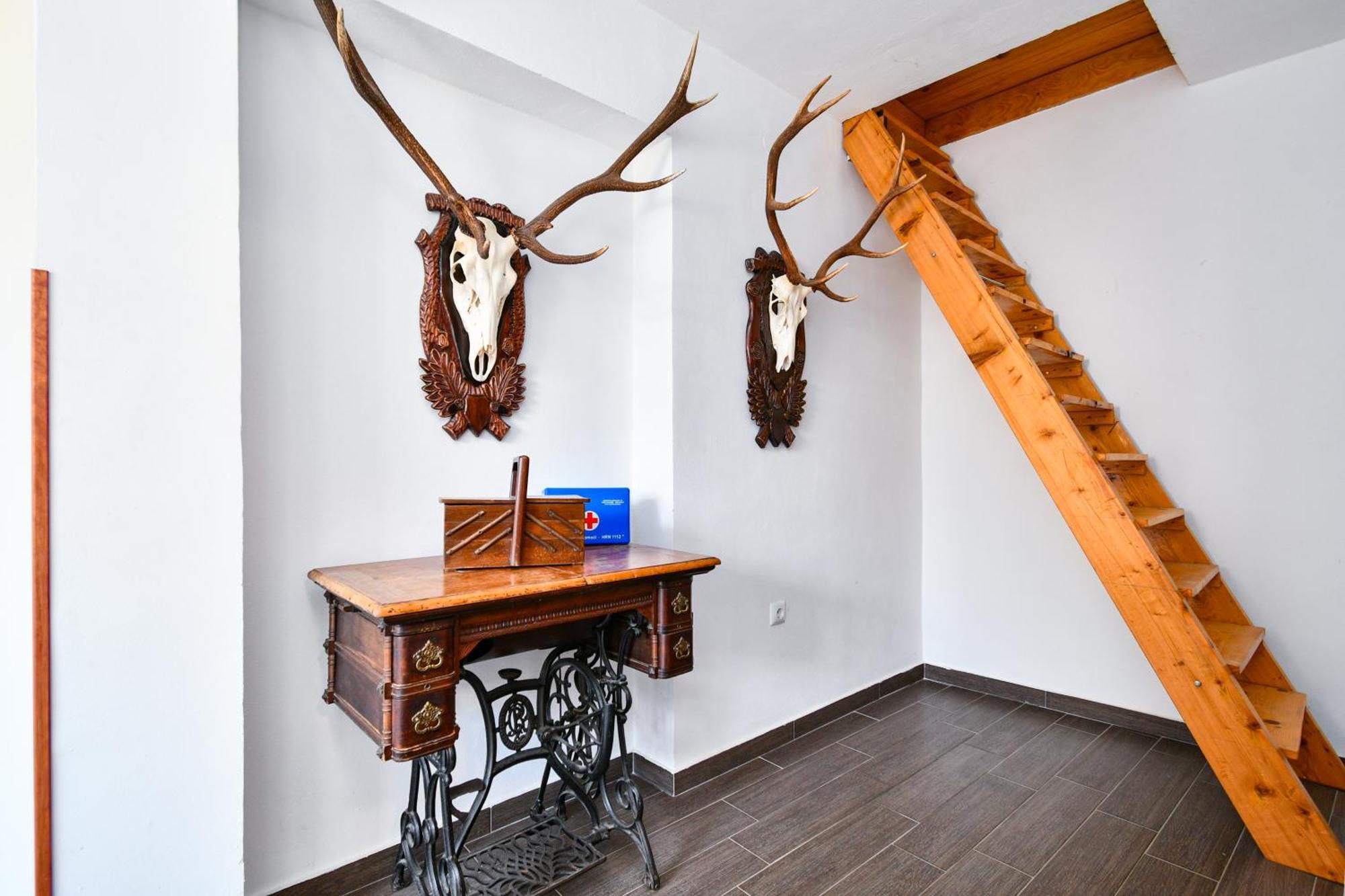 Apartman Lavanda Sa Bazenom I Okucnicom 4* Hreljin Exteriér fotografie